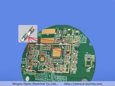 PCB shielding clip for shielding cover